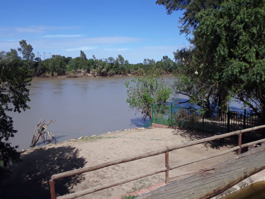 1 Bedroom Property for Sale in Bloemhof North West